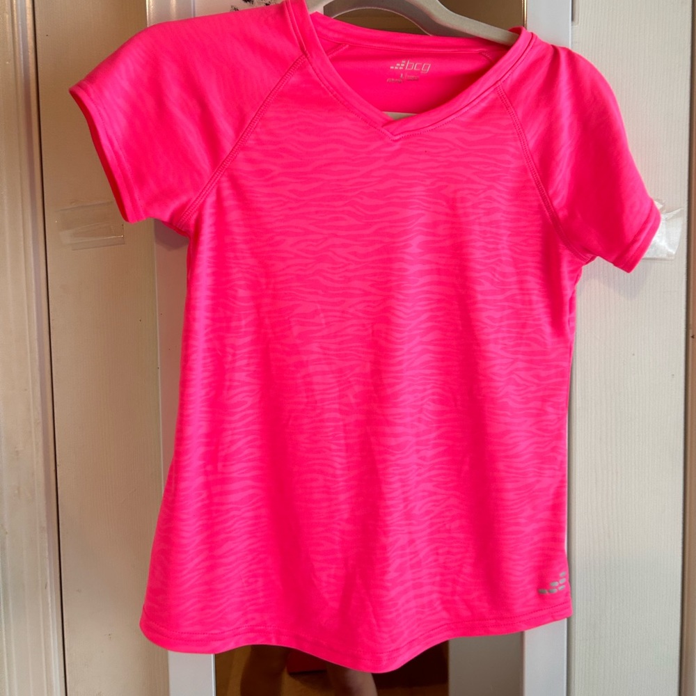 Athletic shirt